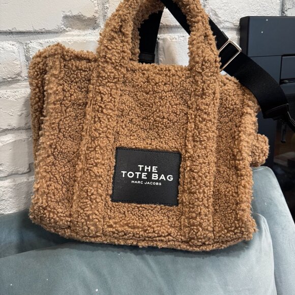 Marc Jacobs The Teddy Medium Tote Bag - Picture 2 of 5